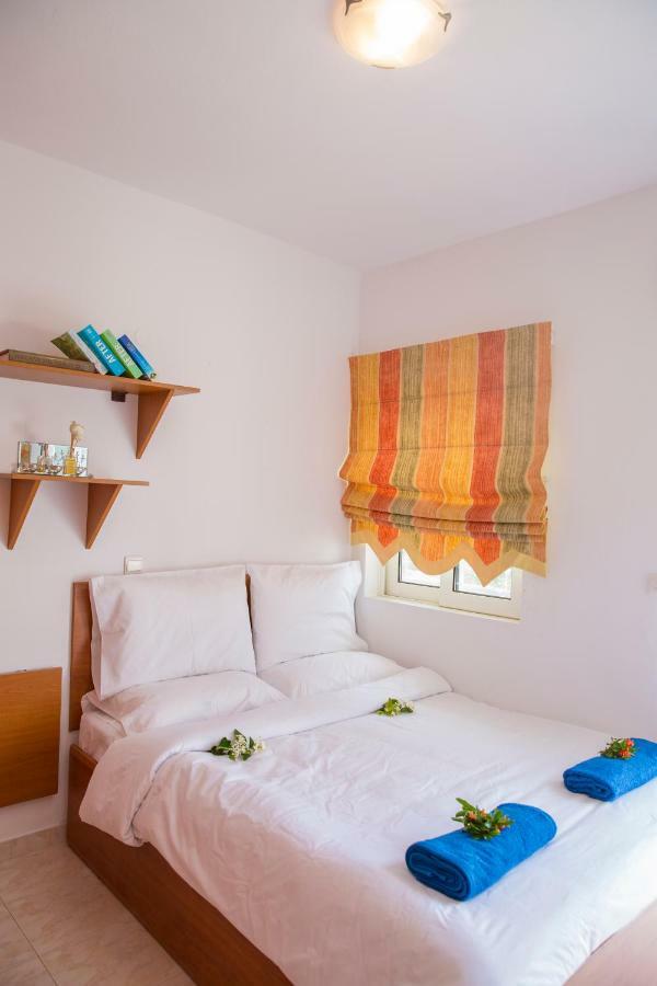 Chara'S Sea View House Charaki Exterior foto