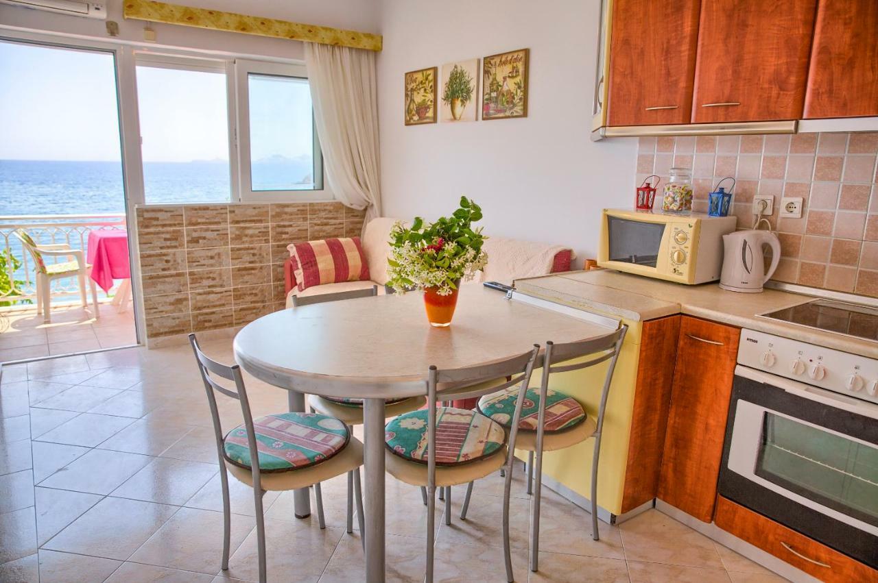 Chara'S Sea View House Charaki Exterior foto