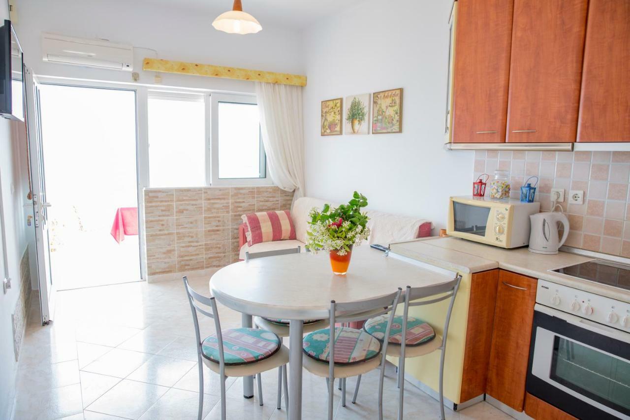 Chara'S Sea View House Charaki Exterior foto